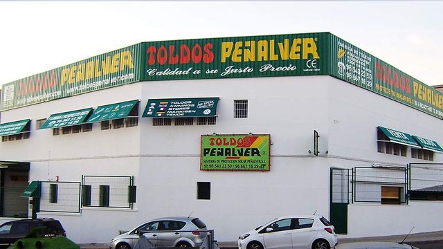 Toldos Peñalver parte exterior de la empresa