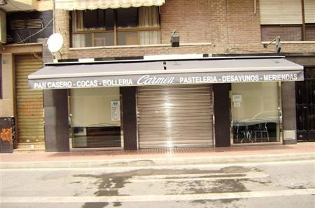 Toldos Peñalver pasteleria con toldo